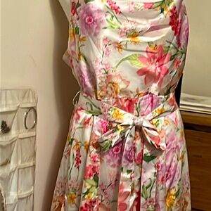 City Studio Floral dress size 13/14 NWT